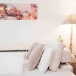 Luxury Home Cinema 2R Apt + Balcony / 65M²