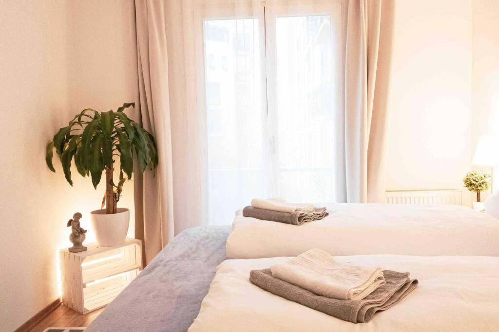 Luxury Cinema 2r Apt + Balcony / 65m² Apartment *