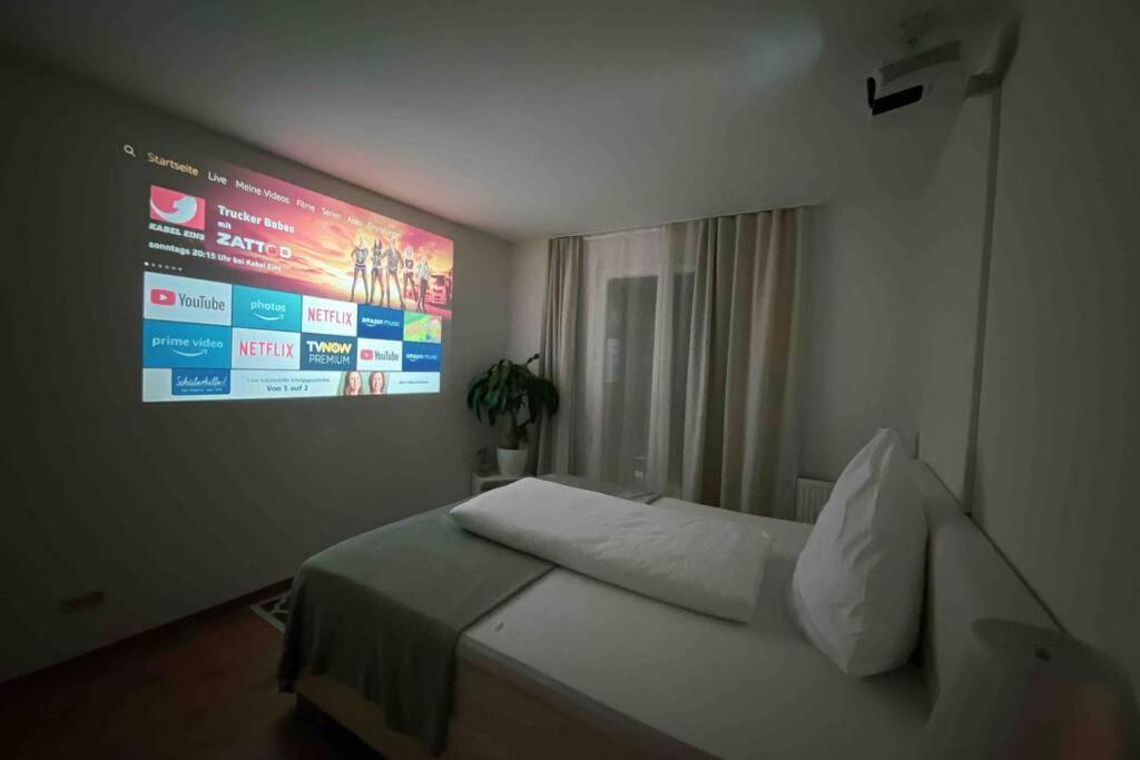 Apartment Luxury Cinema 2r Apt + Balcony / 65m² *