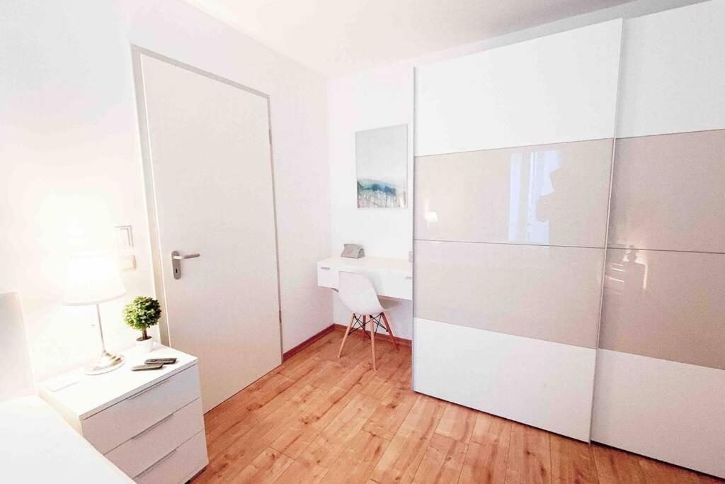 Apartment Luxury Cinema 2r Apt + Balcony / 65m² *